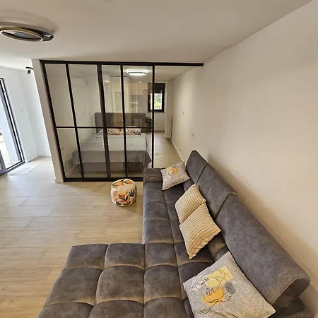 New Open Space * פולה